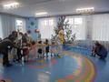 ВОСПИТАННИКИ ПЕРВОЙ МЛАДШЕЙ ГРУППЫ С ПЕСНЯМИ И ПЛЯСКАМИ ВСТРЕТИЛИ НОВЫЙ ГОД!