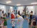 ВОСПИТАННИКИ ПЕРВОЙ МЛАДШЕЙ ГРУППЫ С ПЕСНЯМИ И ПЛЯСКАМИ ВСТРЕТИЛИ НОВЫЙ ГОД!