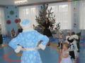 ВОСПИТАННИКИ ПЕРВОЙ МЛАДШЕЙ ГРУППЫ С ПЕСНЯМИ И ПЛЯСКАМИ ВСТРЕТИЛИ НОВЫЙ ГОД!